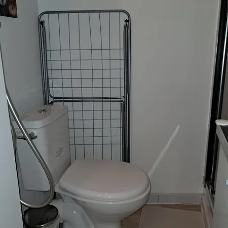 Apartment In Location ! *